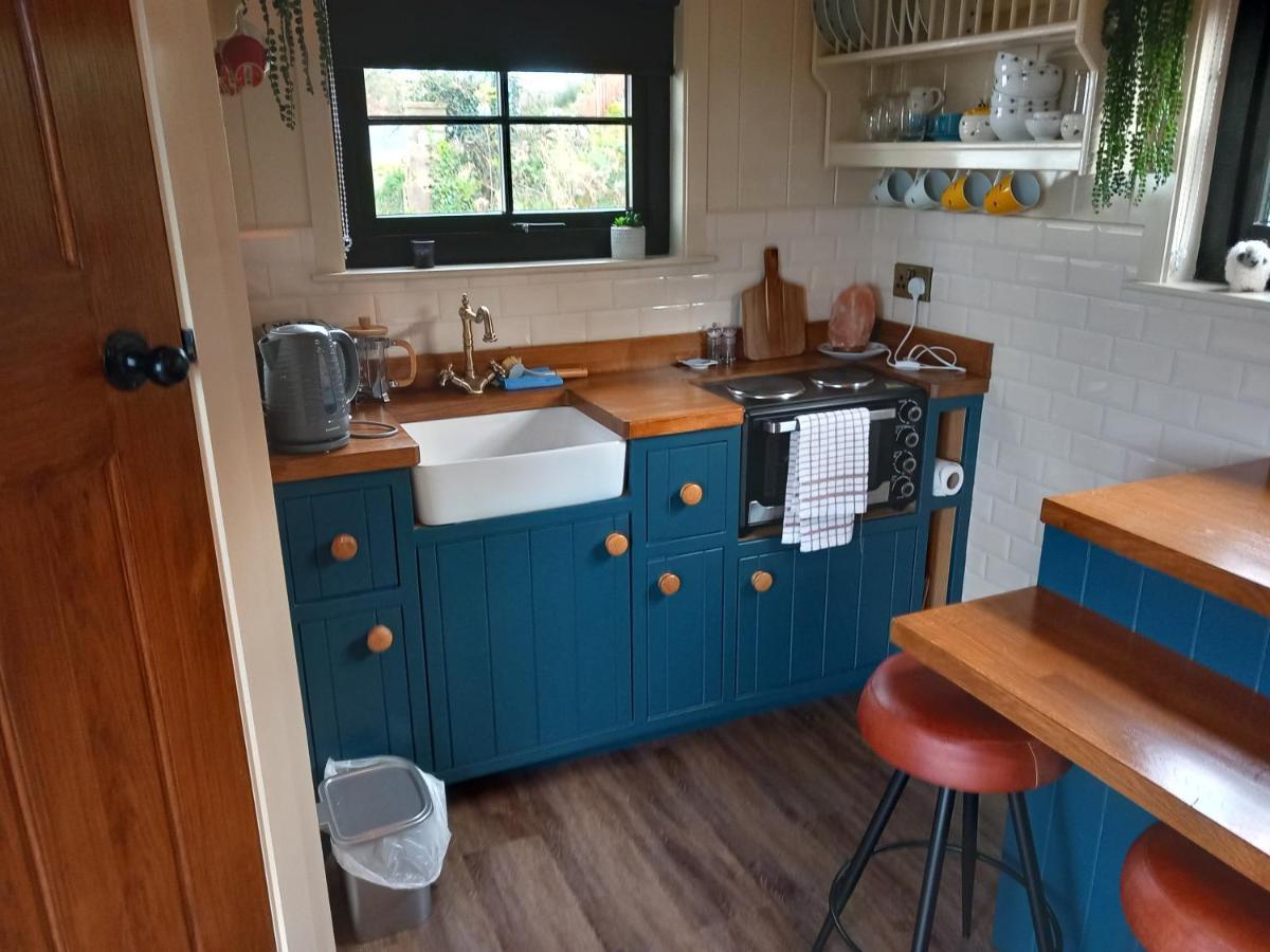 Delightful Shepherds Hut Westport Esterno foto