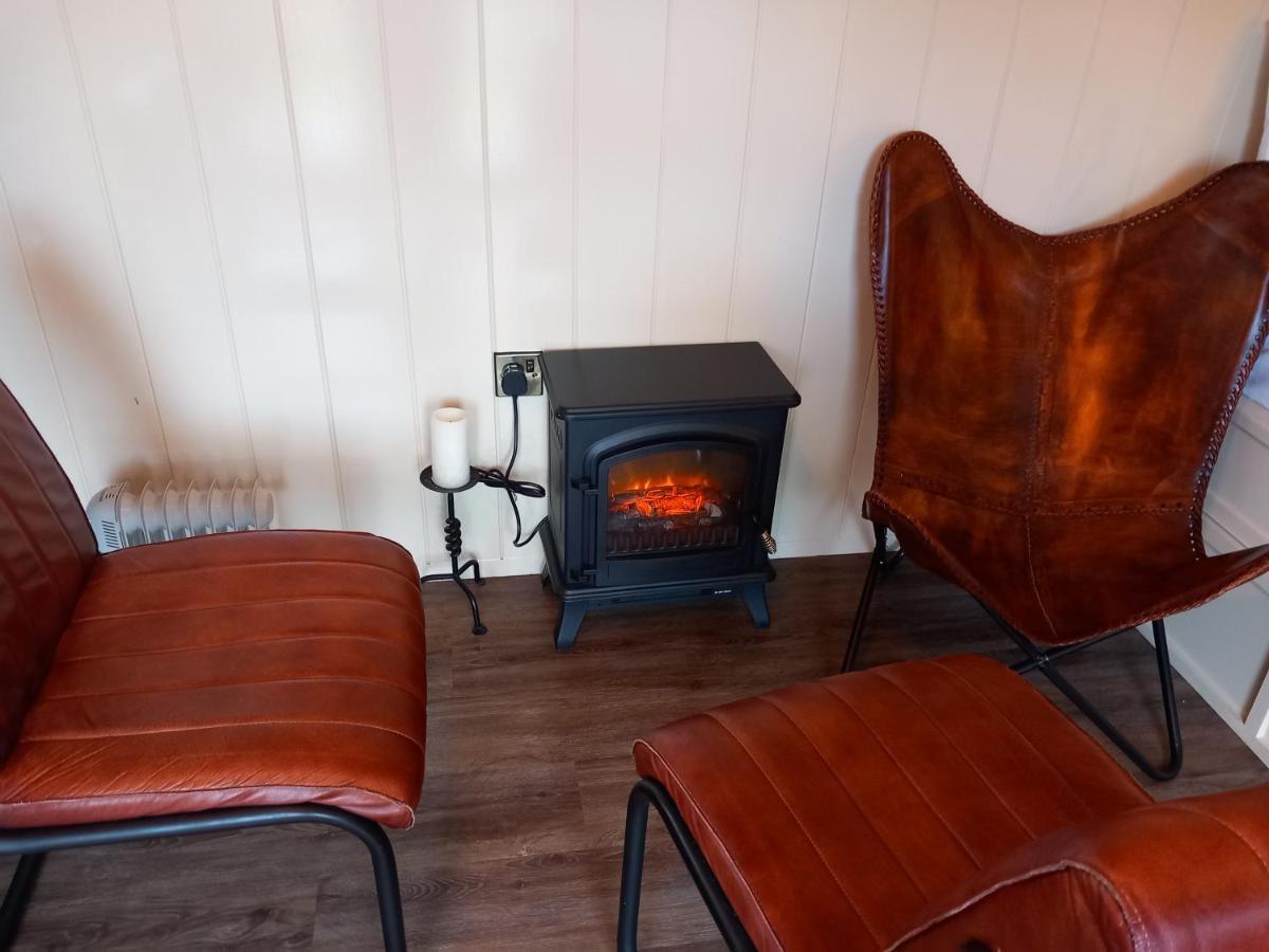 Delightful Shepherds Hut Westport Esterno foto
